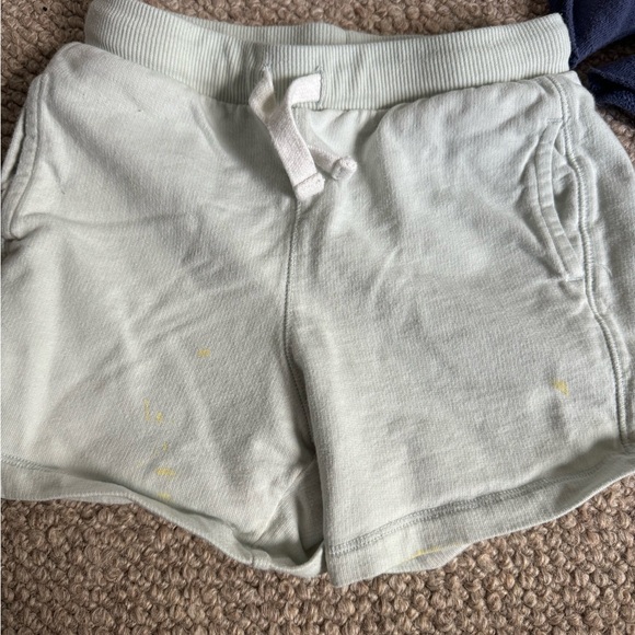 7 pairs of boys shorts - Picture 2 of 3